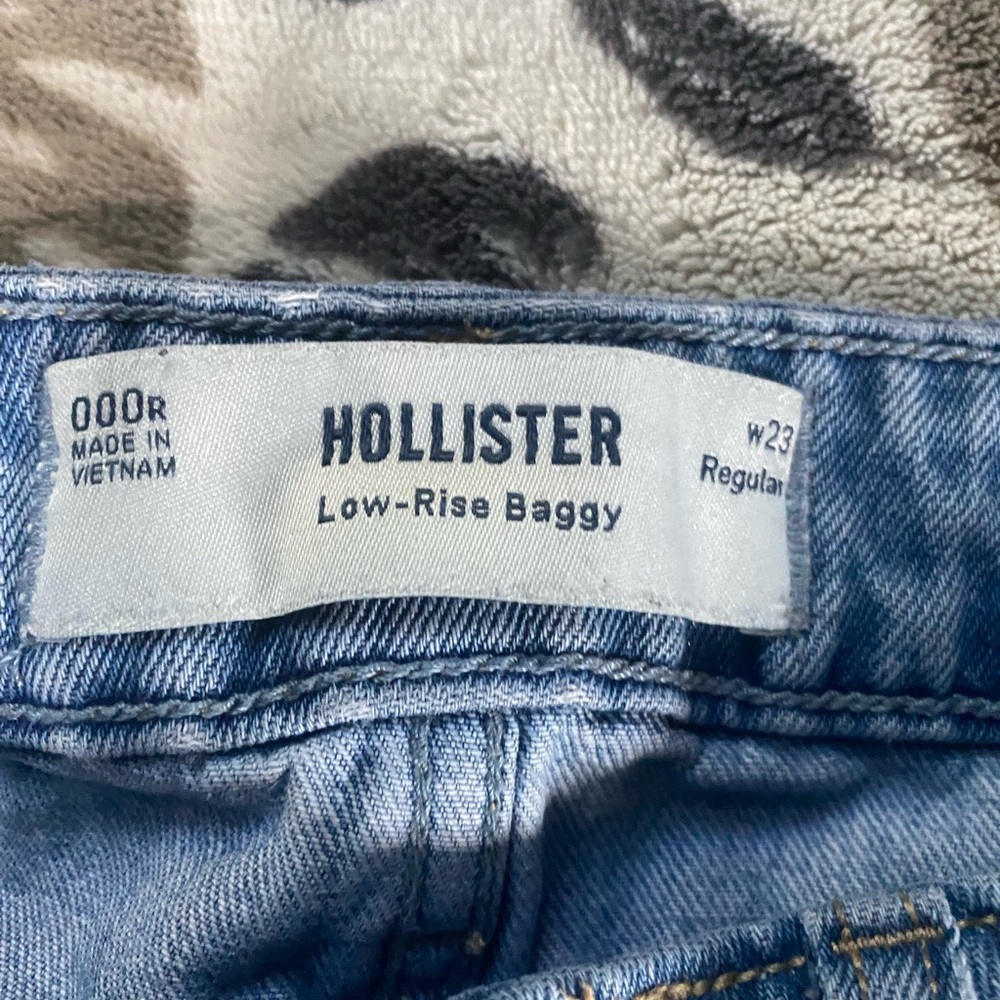 Hollister Light Blue Low-Rise Baggy Jeans - Picture 2 of 4